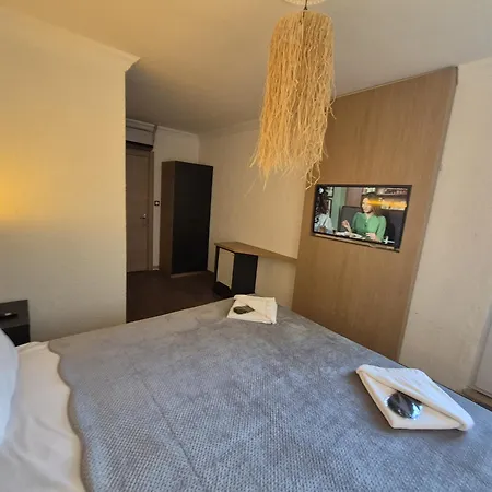 Alex Village Life Hotel *