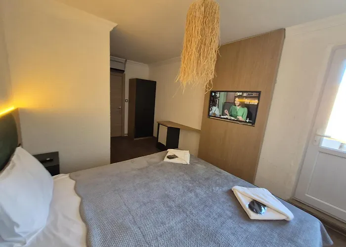 Alex Village Life Hotel *