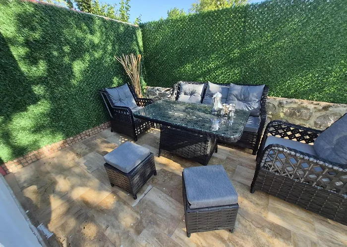 Alex Village Life Hotel *